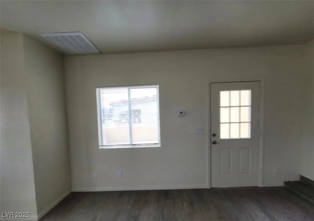 8701 Shady Pines, Las Vegas, NV 89143