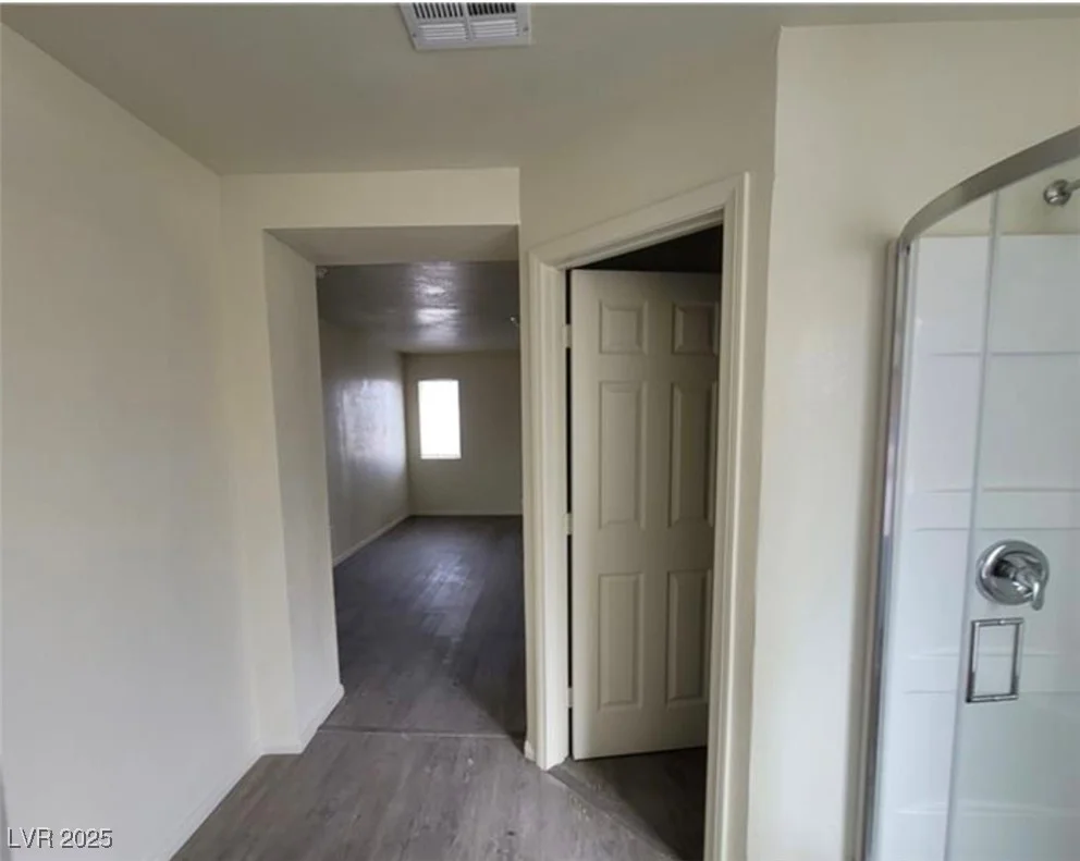 8701 Shady Pines, Las Vegas, NV 89143