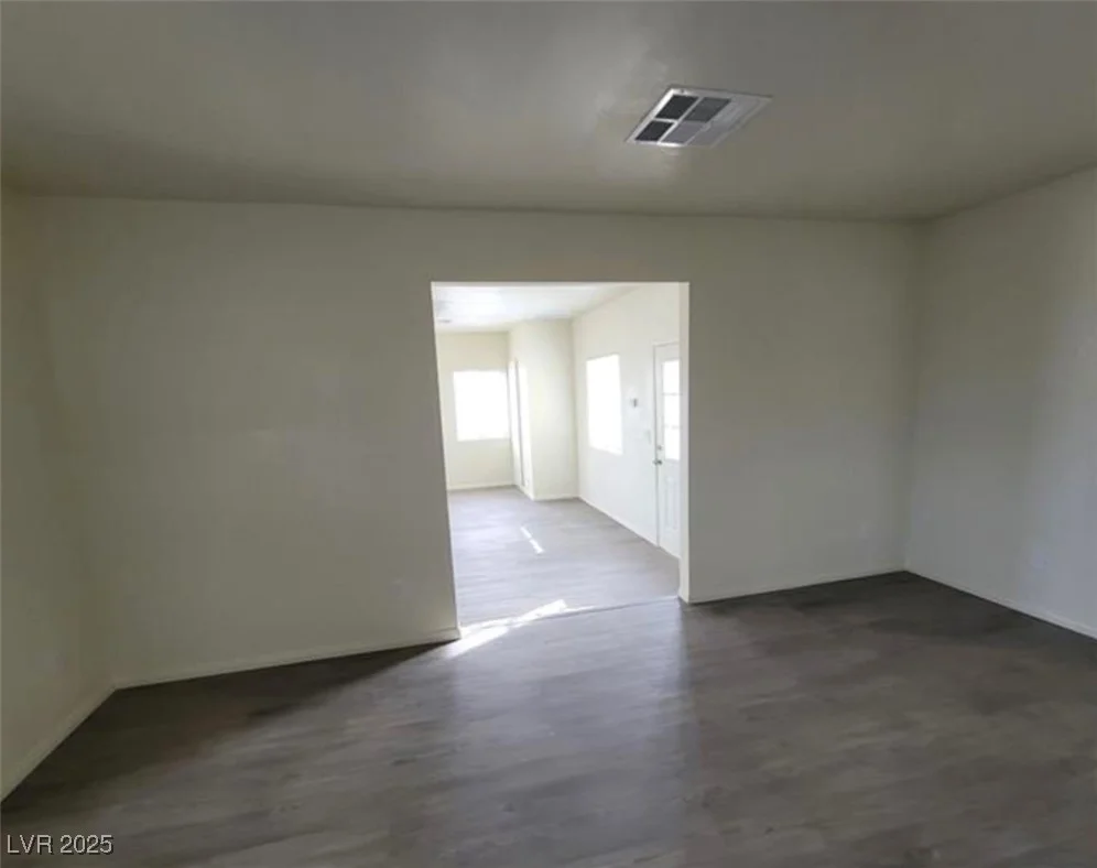 8701 Shady Pines, Las Vegas, NV 89143