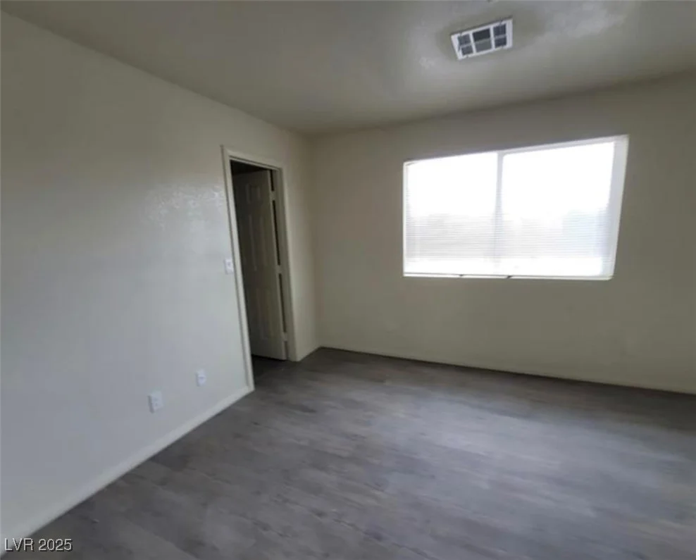 8701 Shady Pines, Las Vegas, NV 89143