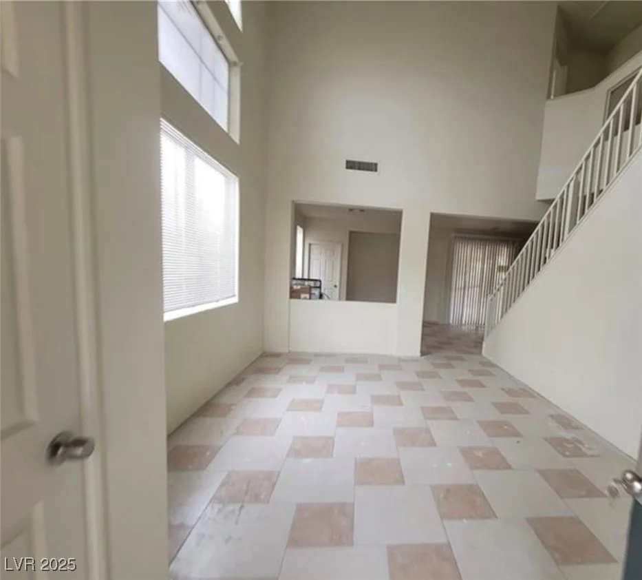 8701 Shady Pines, Las Vegas, NV 89143