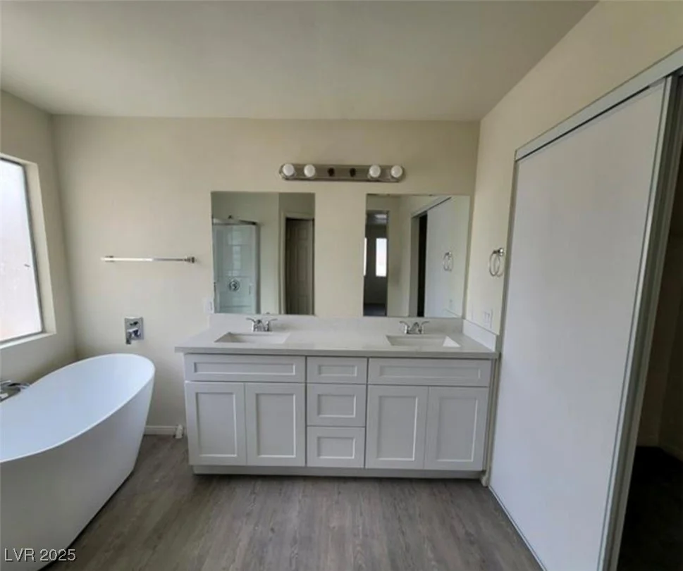 8701 Shady Pines, Las Vegas, NV 89143
