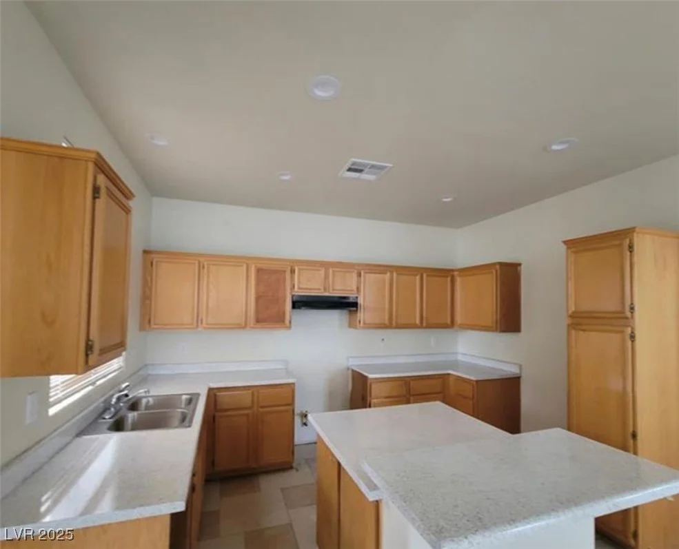 8701 Shady Pines, Las Vegas, NV 89143