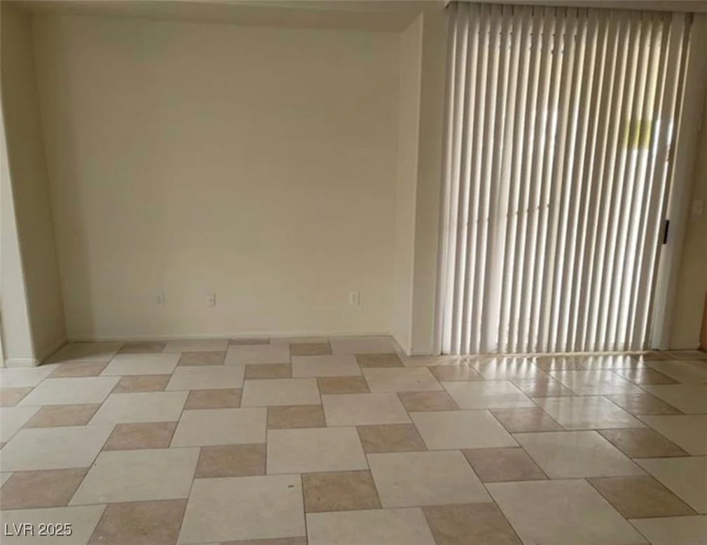 8701 Shady Pines, Las Vegas, NV 89143