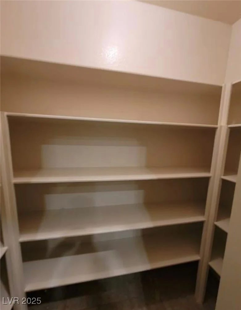 8240 Aurora Peak, Las Vegas, NV 89131