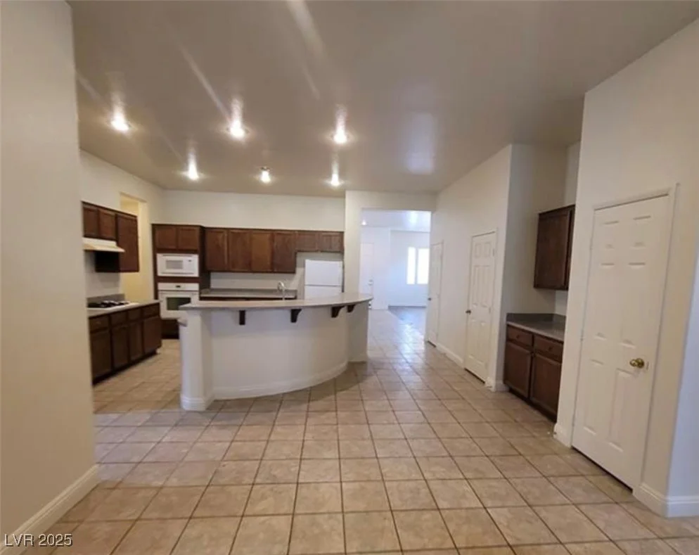 8240 Aurora Peak, Las Vegas, NV 89131