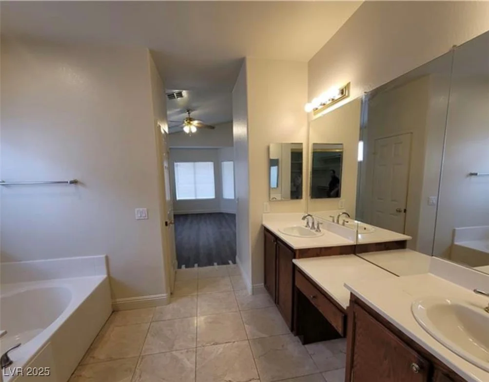 8240 Aurora Peak, Las Vegas, NV 89131