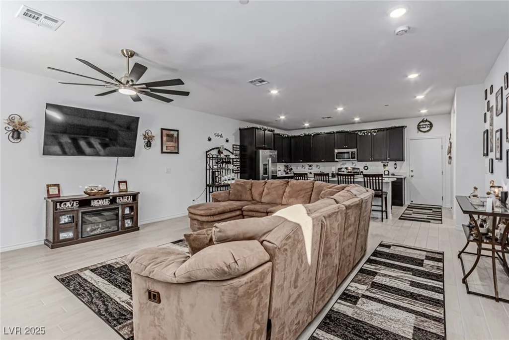 1521 Eva Crossing, Henderson, NV 89002