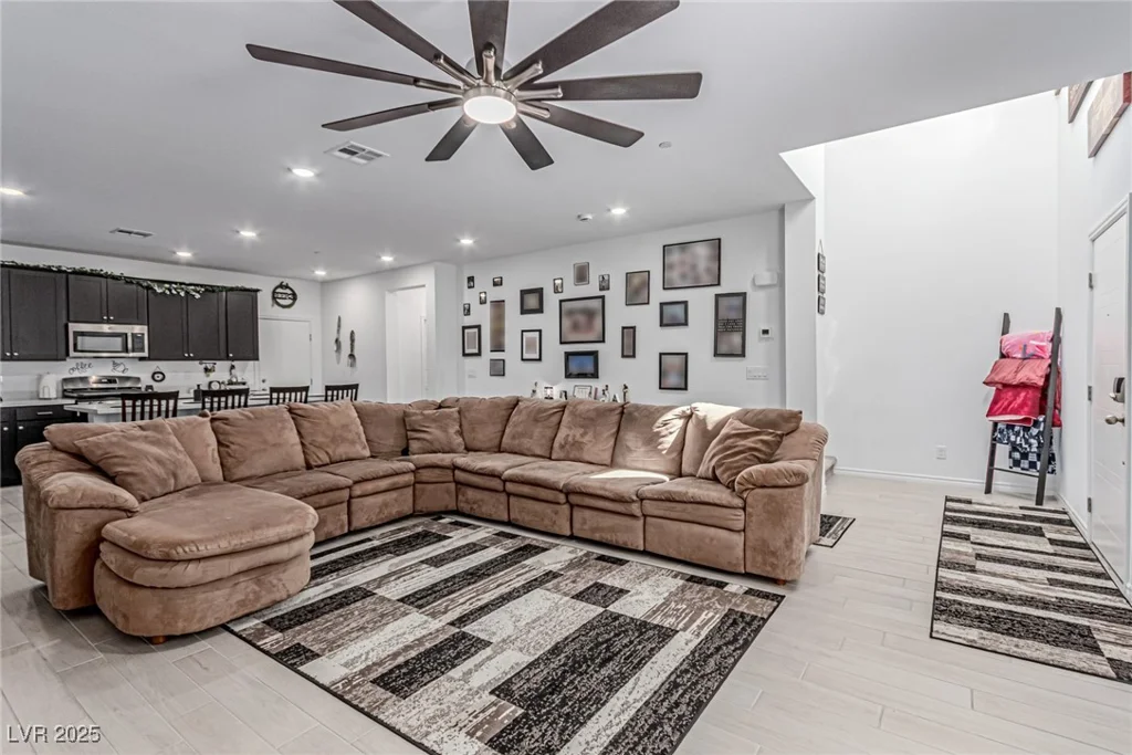 1521 Eva Crossing, Henderson, NV 89002