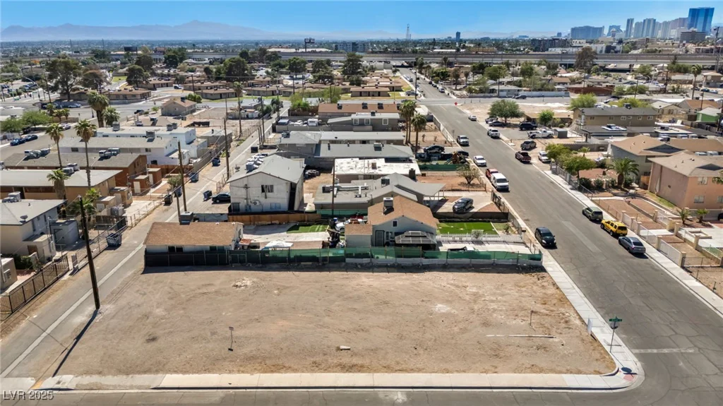 640 10th, Las Vegas, NV 89101