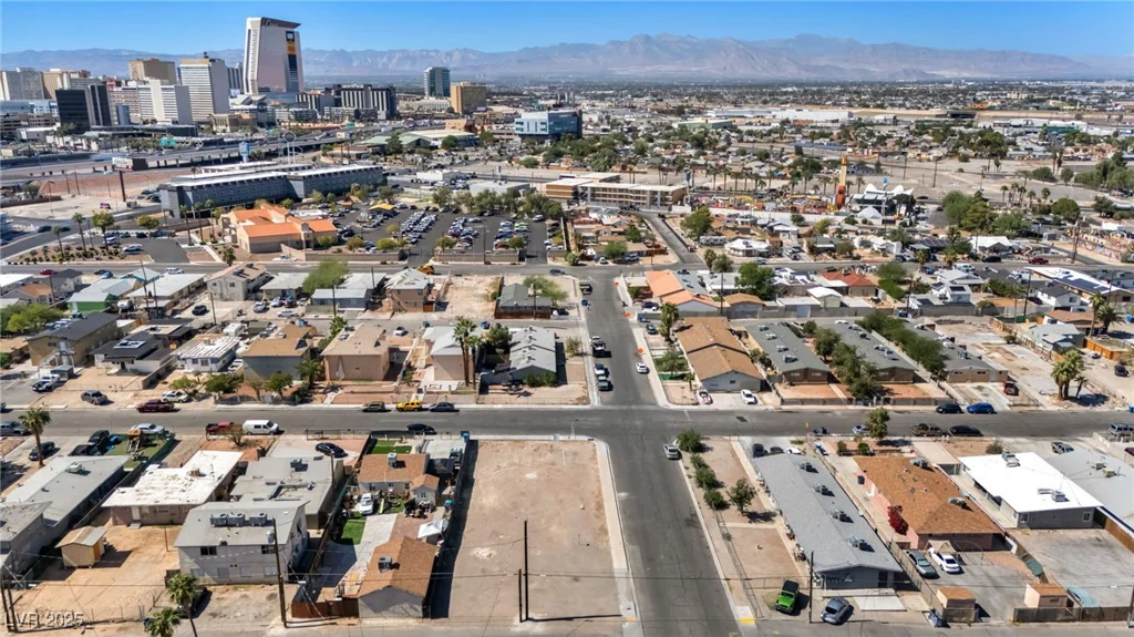 640 10th, Las Vegas, NV 89101