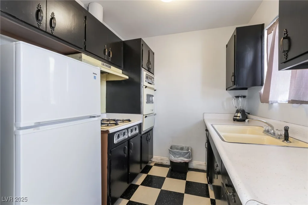 909 Cashman, Las Vegas, NV 89107