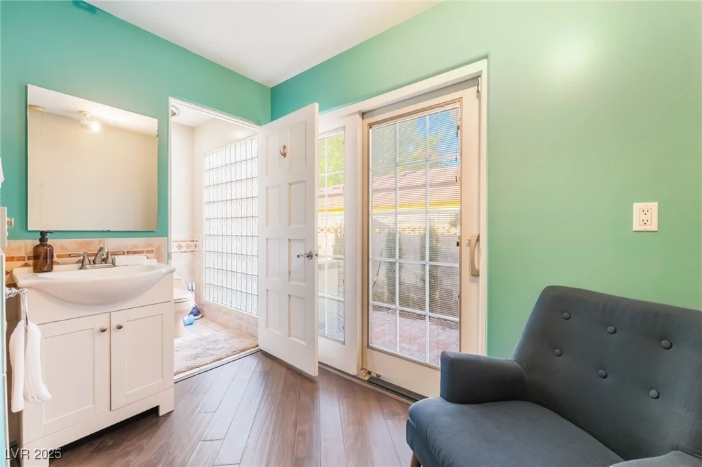 909 Cashman, Las Vegas, NV 89107