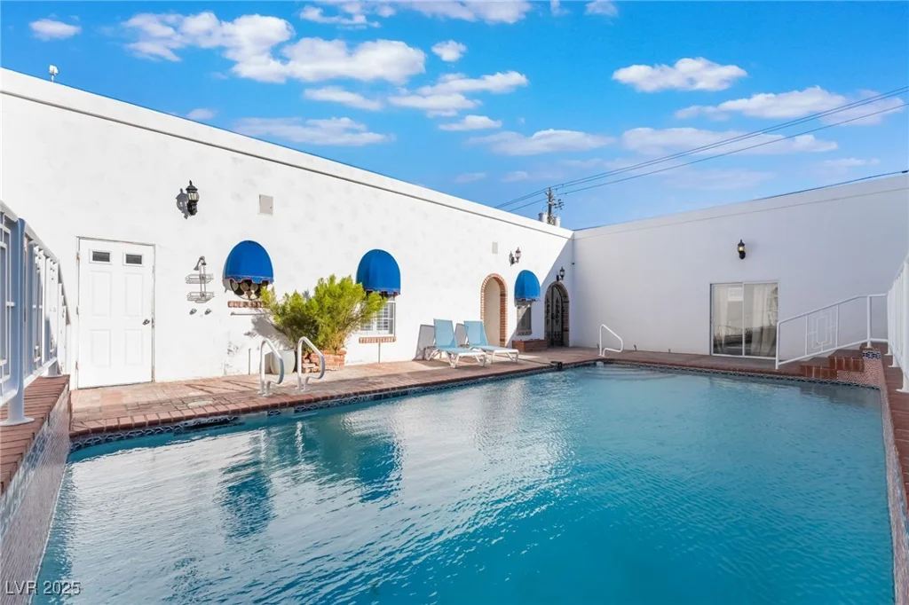 909 Cashman, Las Vegas, NV 89107