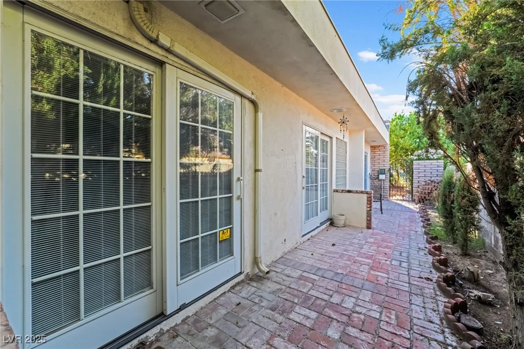 909 Cashman, Las Vegas, NV 89107