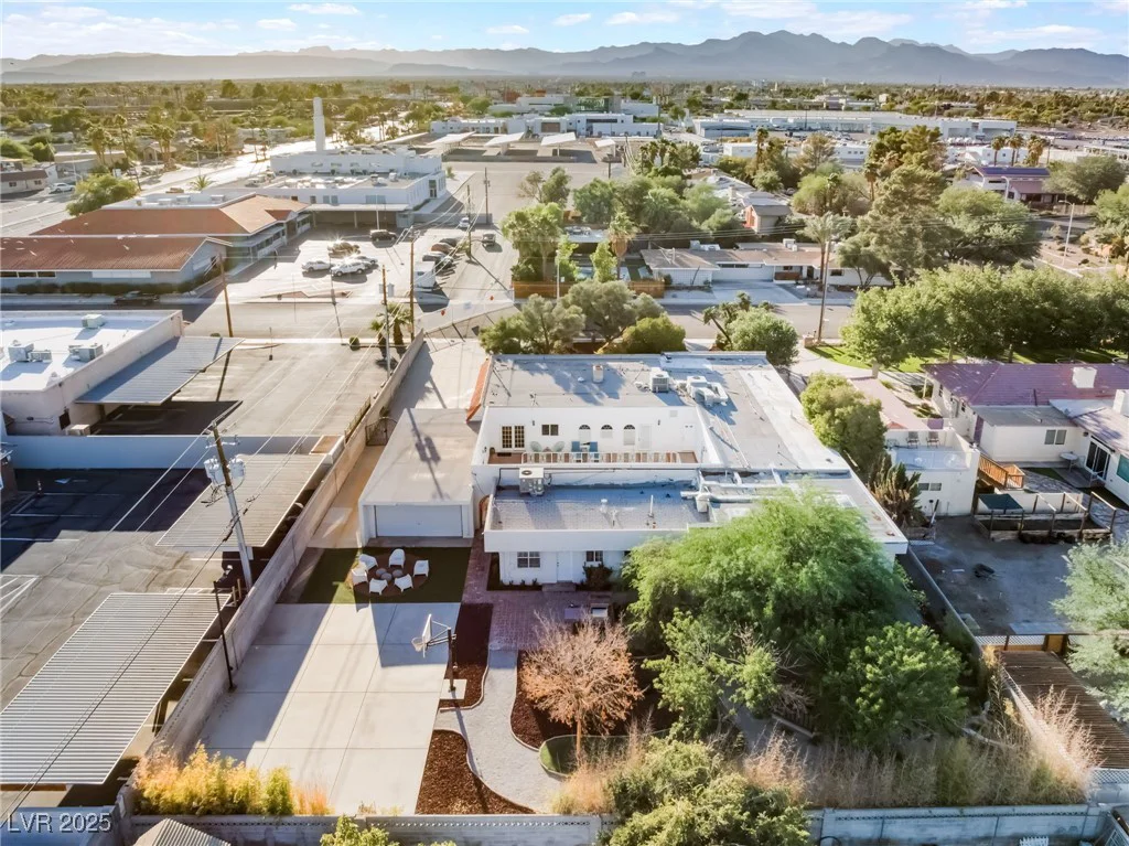 909 Cashman, Las Vegas, NV 89107