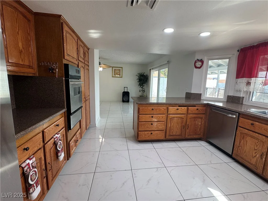 6761 Bonillo, Las Vegas, NV 89103