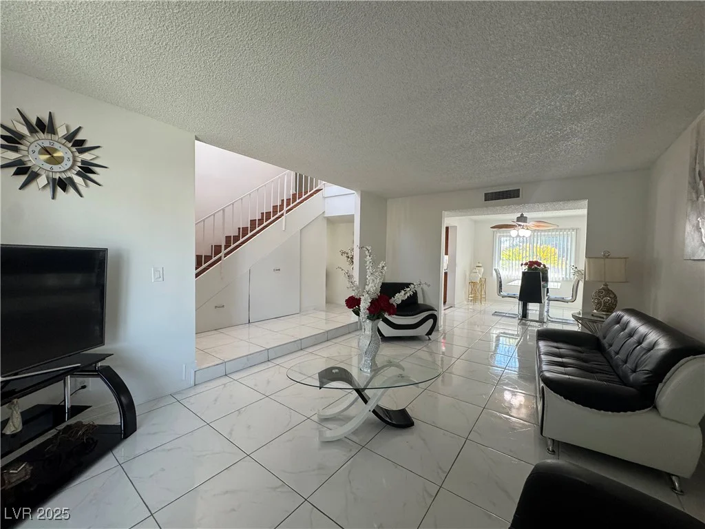 6761 Bonillo, Las Vegas, NV 89103