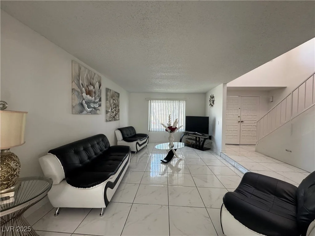 6761 Bonillo, Las Vegas, NV 89103