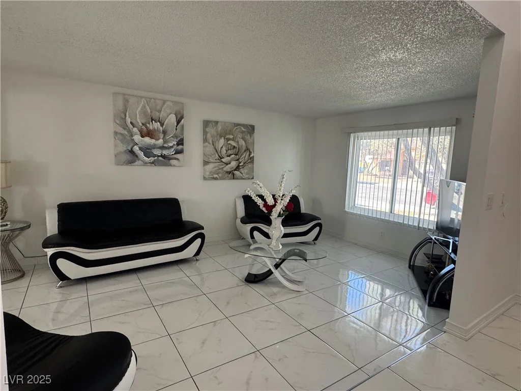 6761 Bonillo, Las Vegas, NV 89103