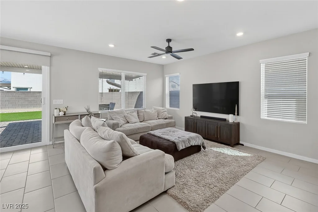 2728 High Echelon, North Las Vegas, NV 89086