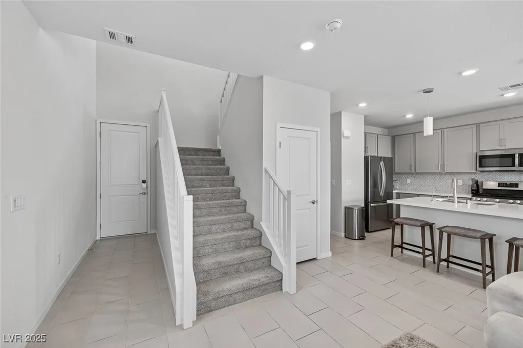 2728 High Echelon, North Las Vegas, NV 89086