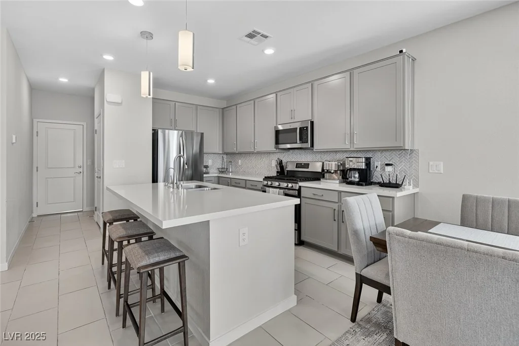 2728 High Echelon, North Las Vegas, NV 89086