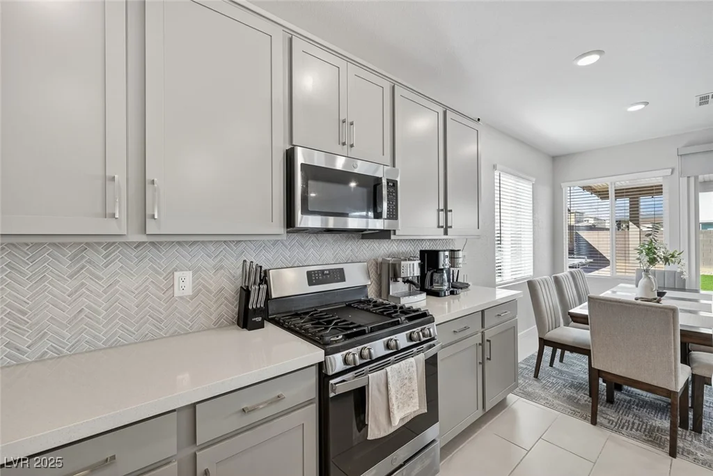 2728 High Echelon, North Las Vegas, NV 89086