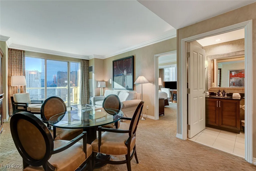 145 Harmon, Las Vegas, NV 89109