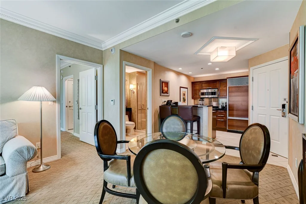 145 Harmon, Las Vegas, NV 89109