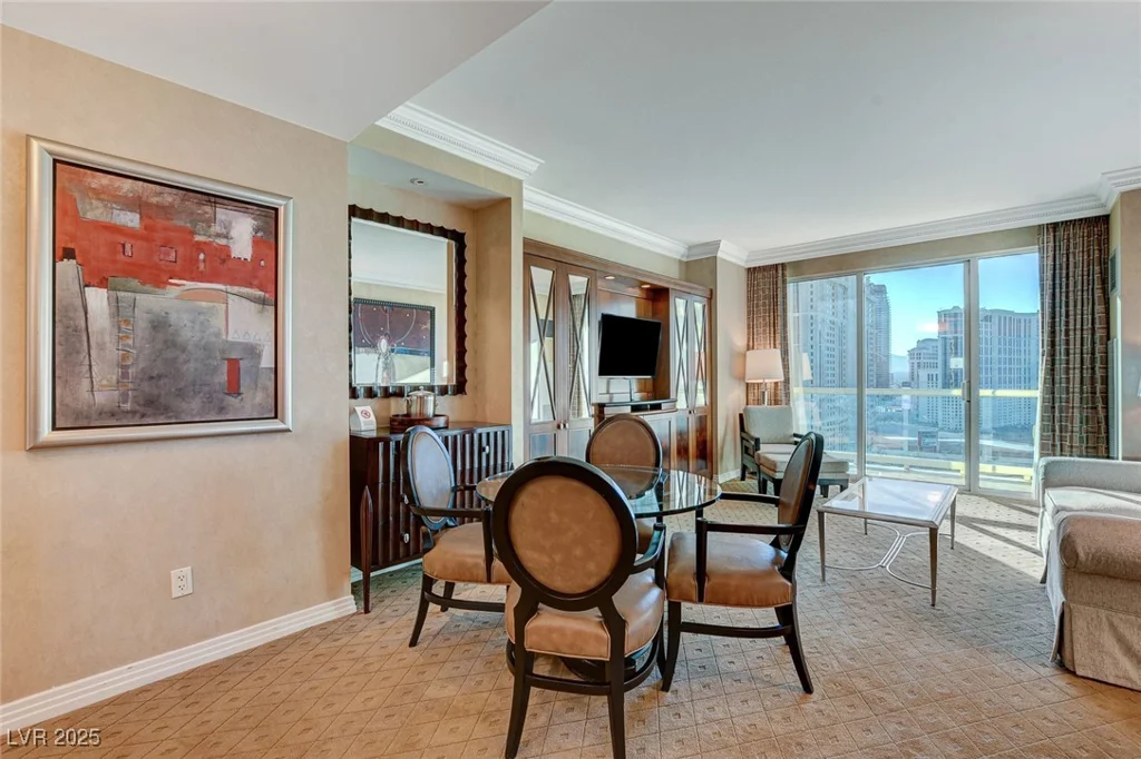 145 Harmon, Las Vegas, NV 89109