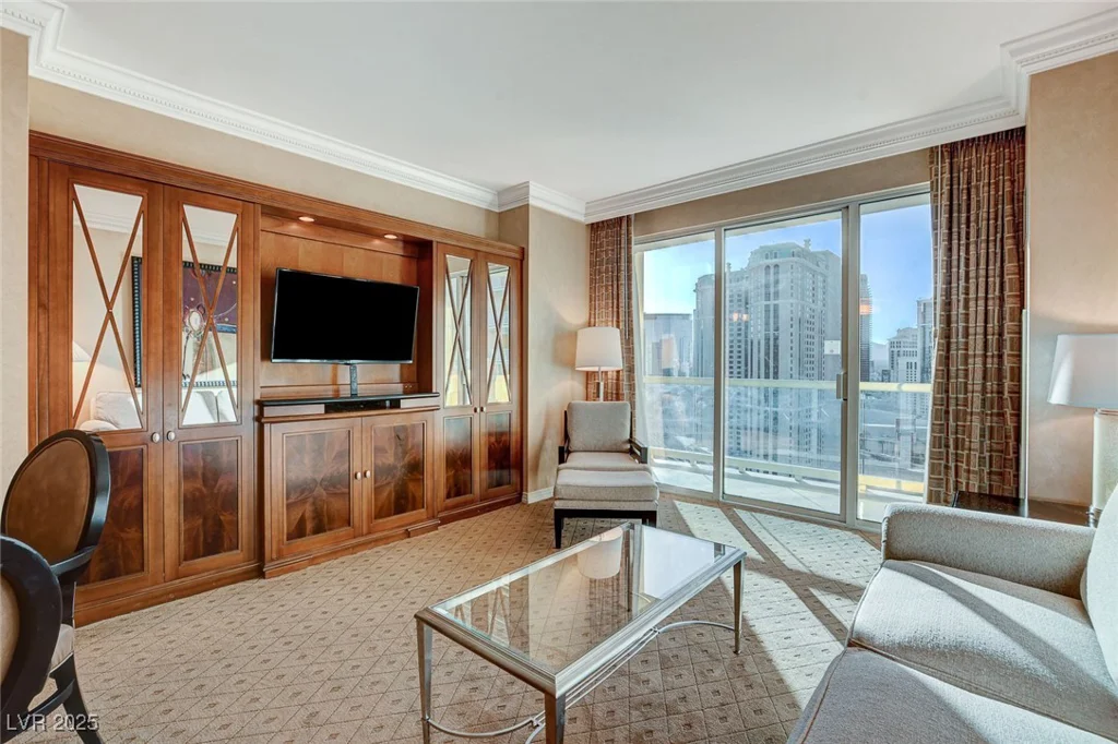 145 Harmon, Las Vegas, NV 89109