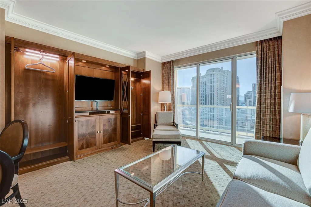 145 Harmon, Las Vegas, NV 89109
