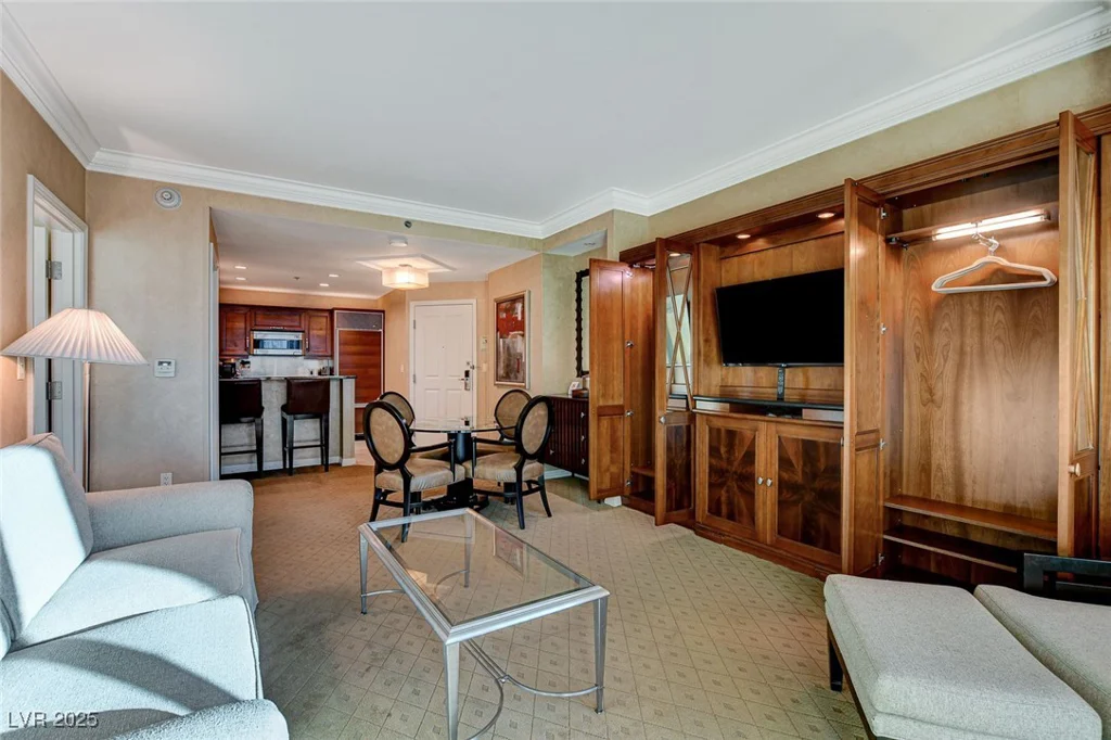 145 Harmon, Las Vegas, NV 89109
