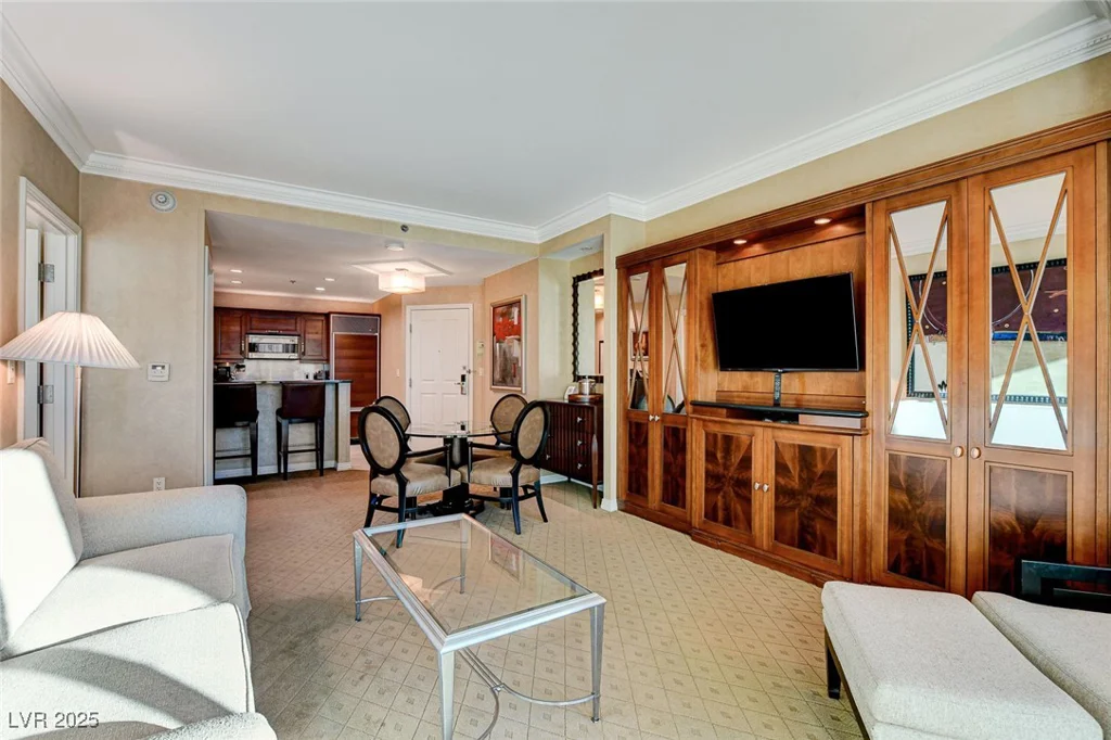 145 Harmon, Las Vegas, NV 89109