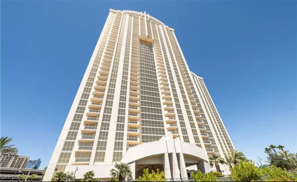 145 Harmon, Las Vegas, NV 89109
