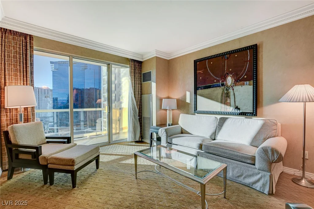 145 Harmon, Las Vegas, NV 89109