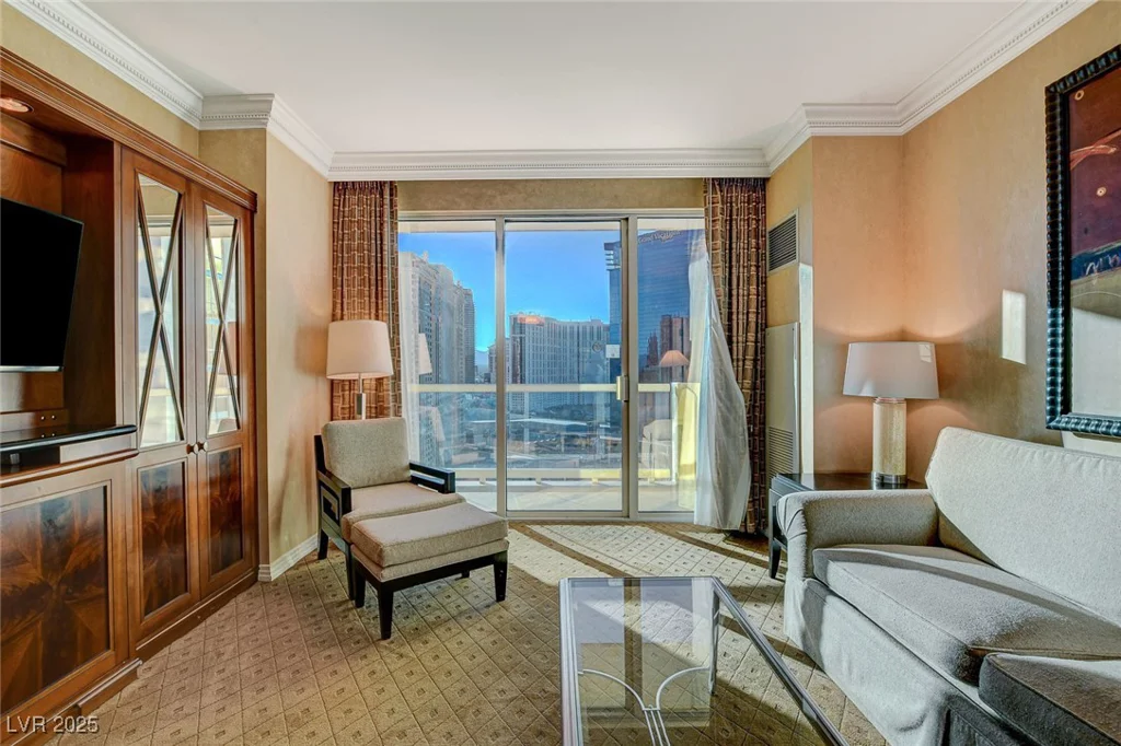 145 Harmon, Las Vegas, NV 89109
