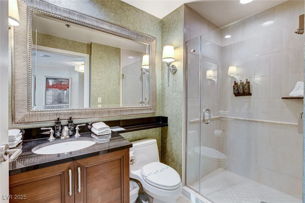 145 Harmon, Las Vegas, NV 89109