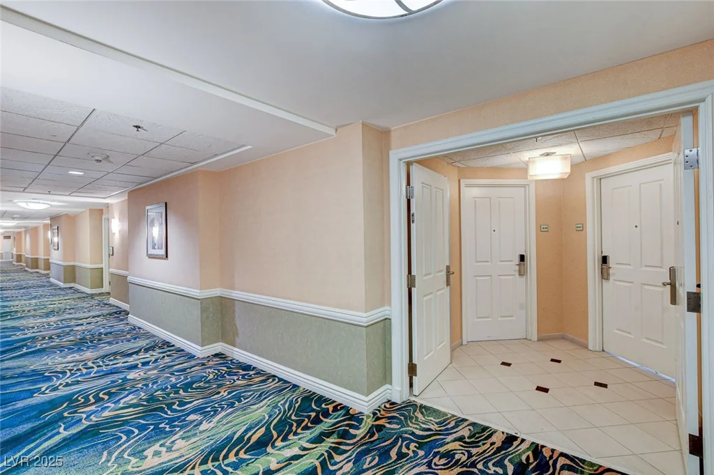 145 Harmon, Las Vegas, NV 89109