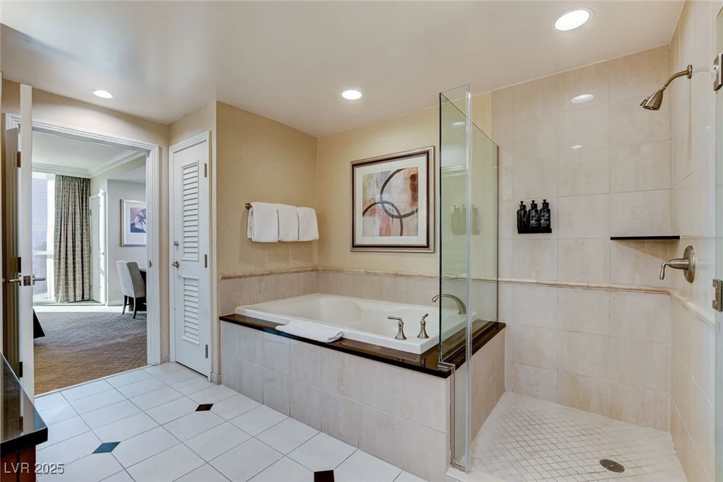 145 Harmon, Las Vegas, NV 89109