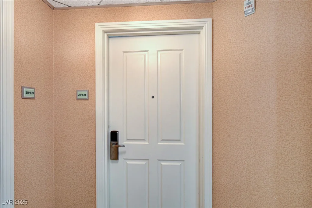 145 Harmon, Las Vegas, NV 89109