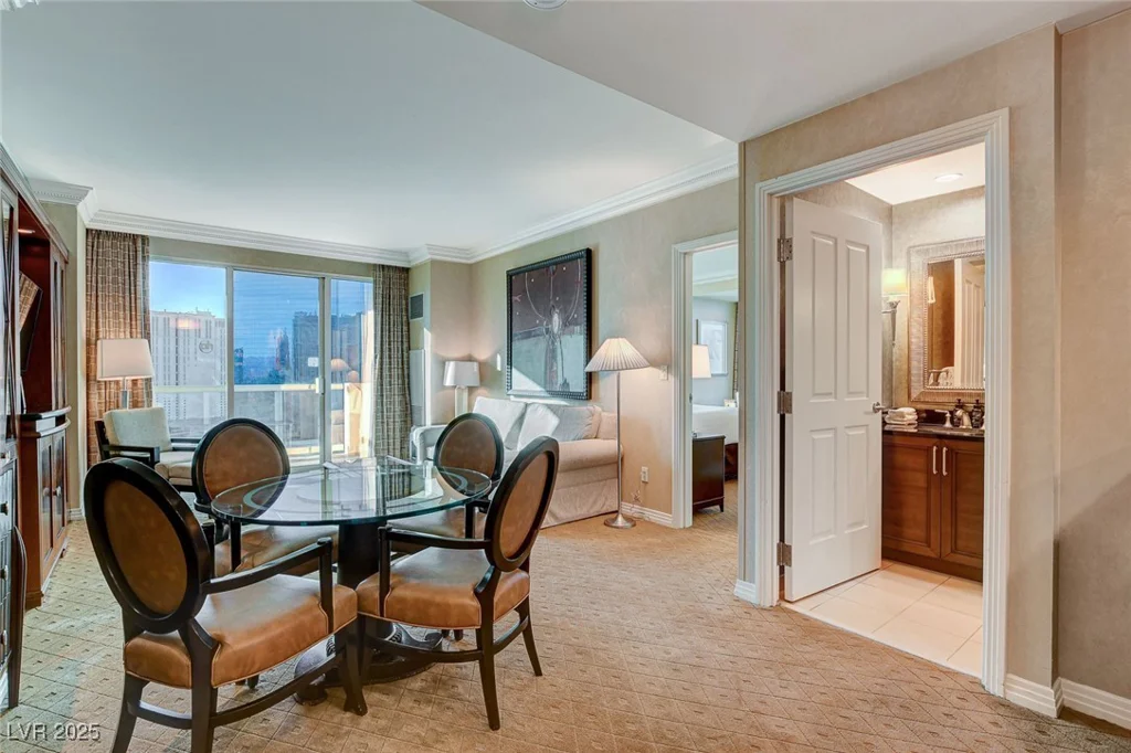 145 Harmon, Las Vegas, NV 89109