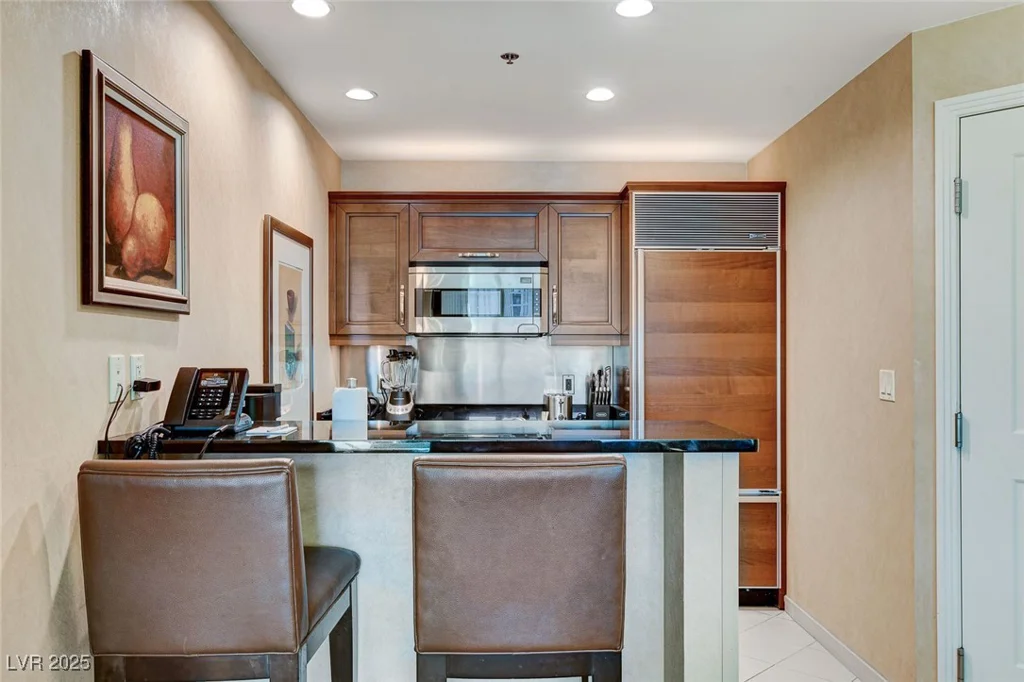 145 Harmon, Las Vegas, NV 89109