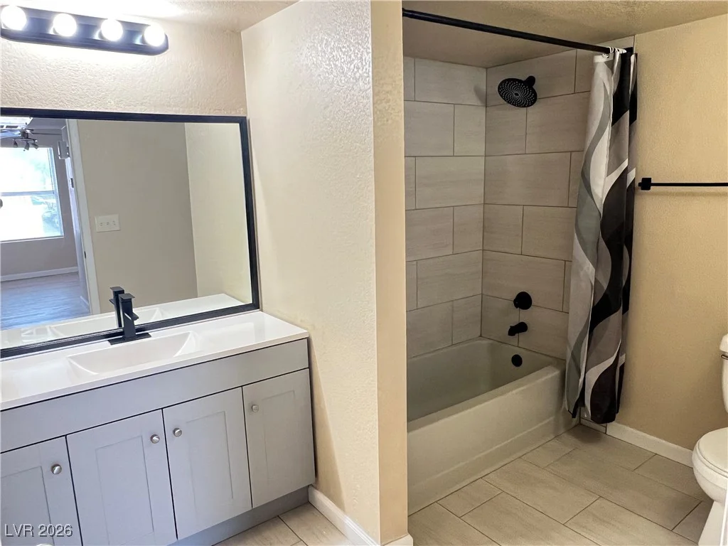 8101 Flamingo, Las Vegas, NV 89147