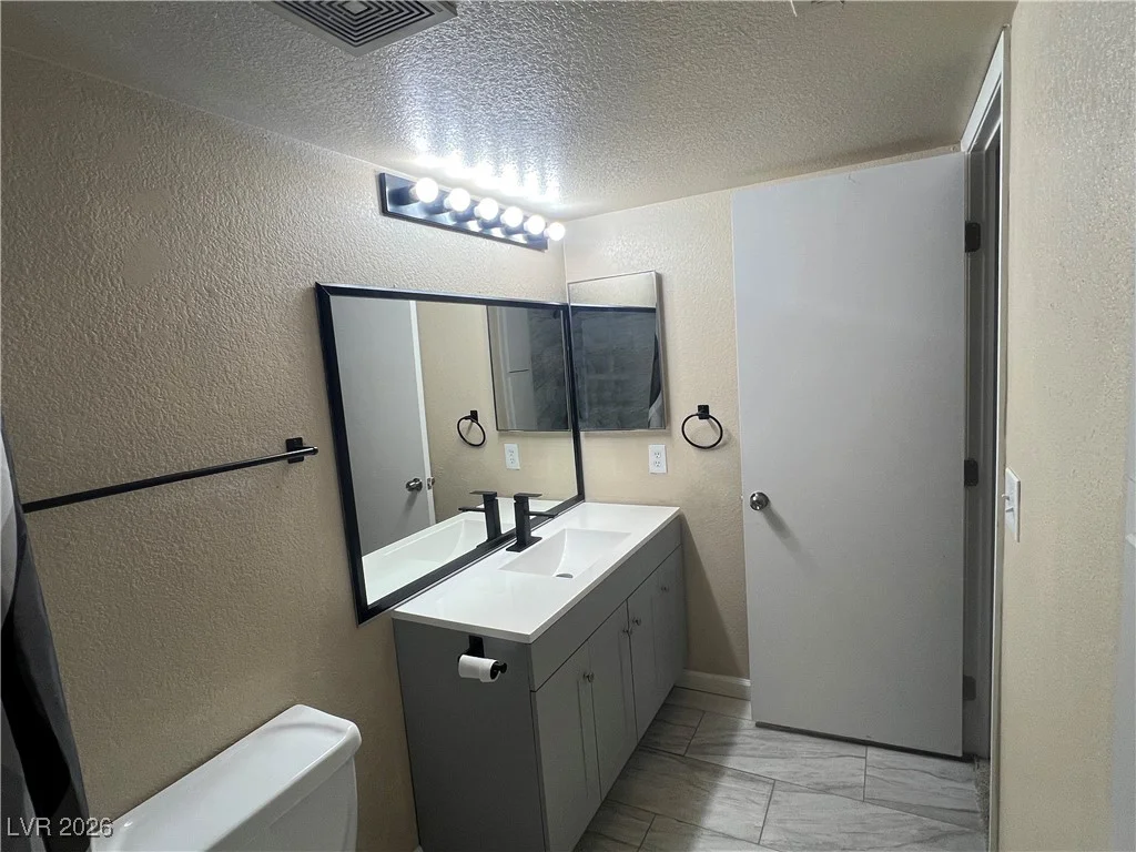 8101 Flamingo, Las Vegas, NV 89147