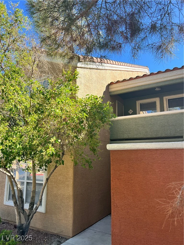 8101 Flamingo, Las Vegas, NV 89147