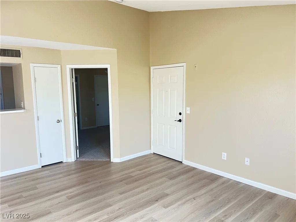8101 Flamingo, Las Vegas, NV 89147