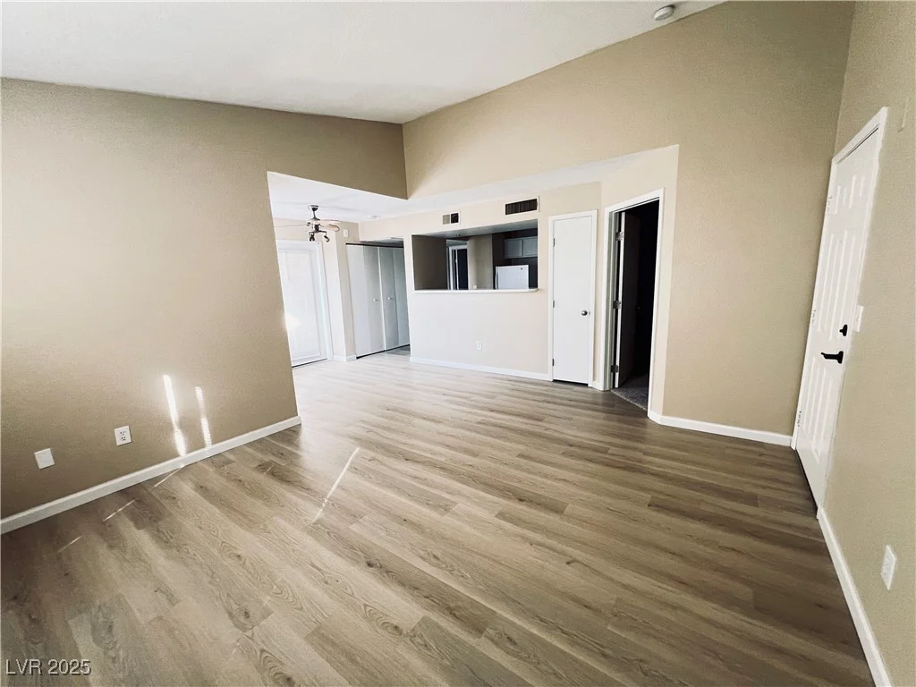 8101 Flamingo, Las Vegas, NV 89147
