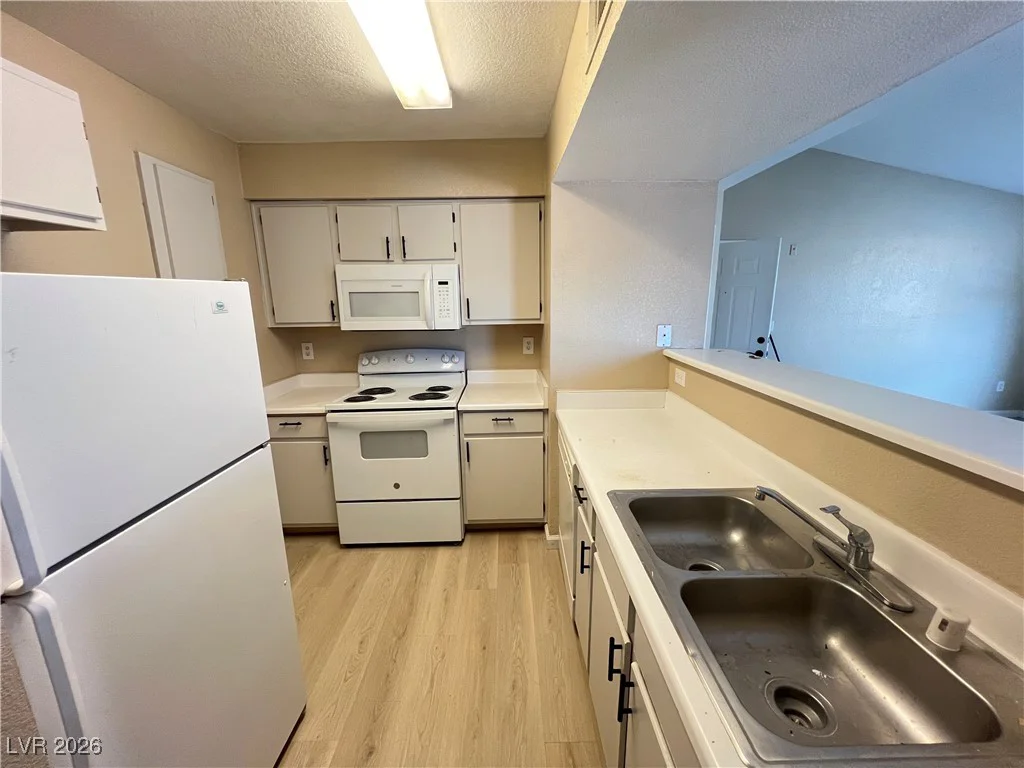 8101 Flamingo, Las Vegas, NV 89147
